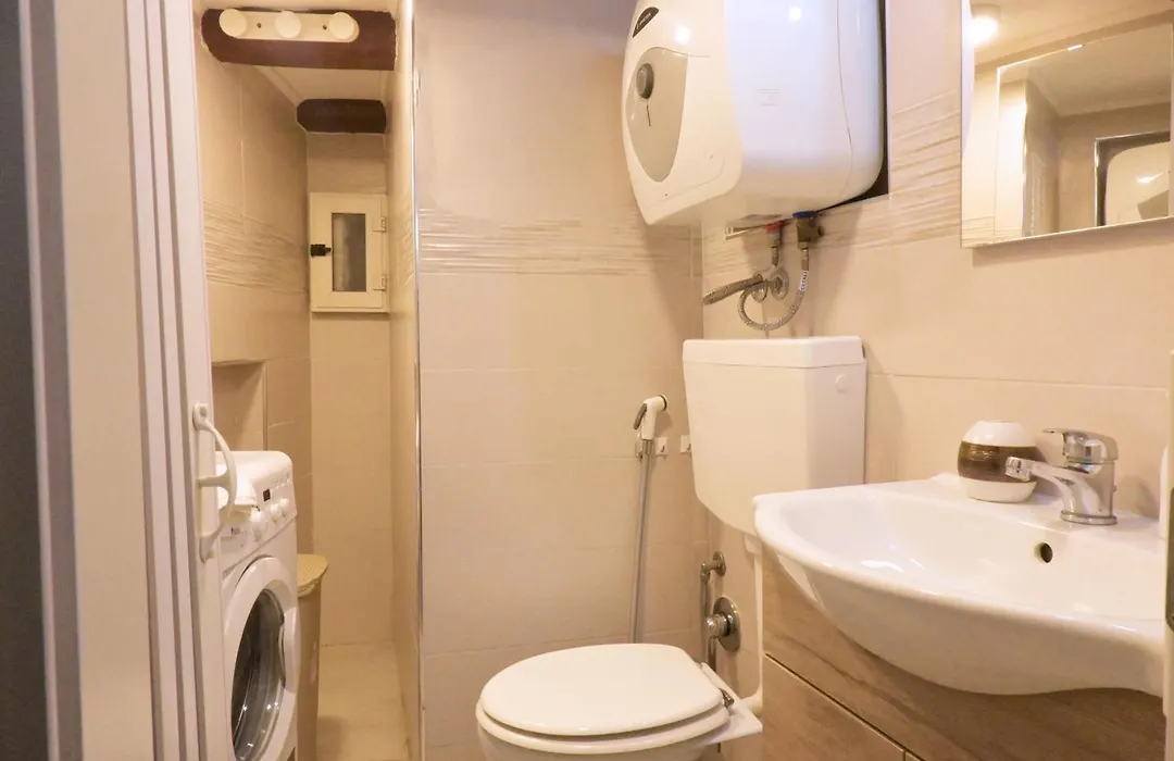 Lilliput Apartment-1
